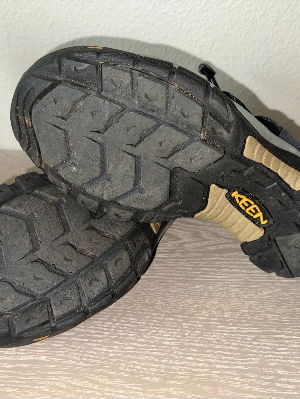 KEEN Men’s Newport H2 Closed Toe Water Hiking Sandal Navy Blue Gray Sz 10